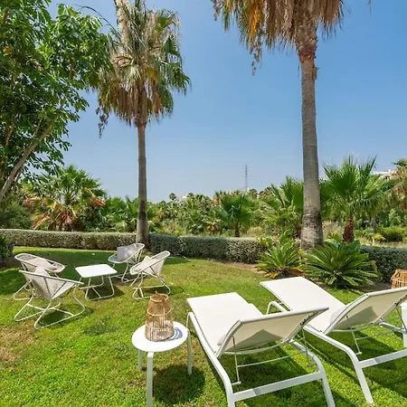 Modern In Alcazaba Lagoon Appartement