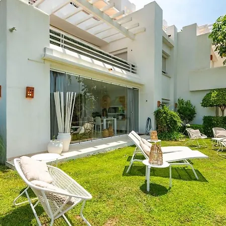 Modern In Alcazaba Lagoon Appartement *